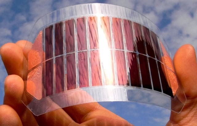 ペロブスカイト型太陽電池の画像