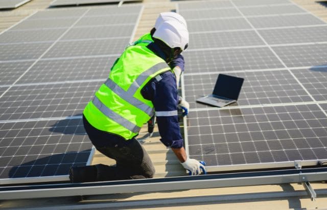 太陽光発電の過積載に関する概要を述べた見出しの画像
