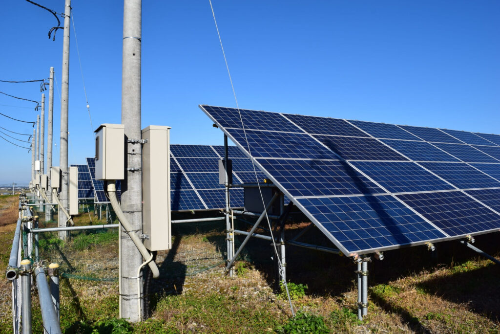 パワコン及び太陽光発電設備全体の画像