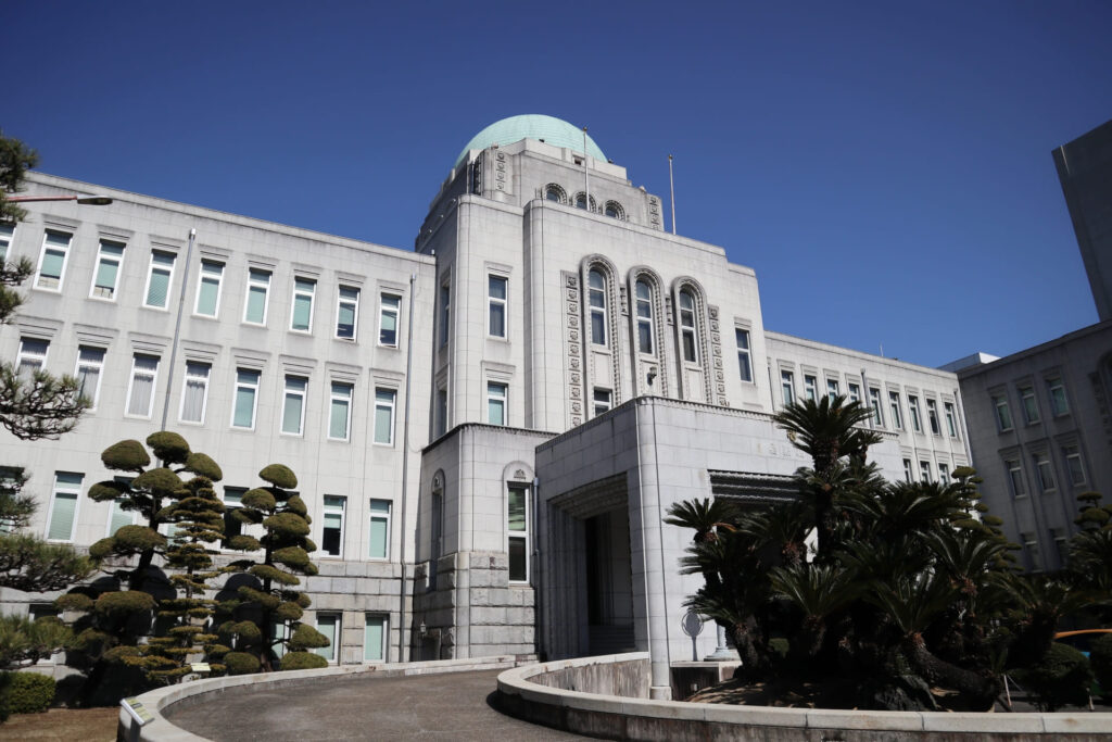 太陽光発電補助金が交付される愛媛県庁の写真