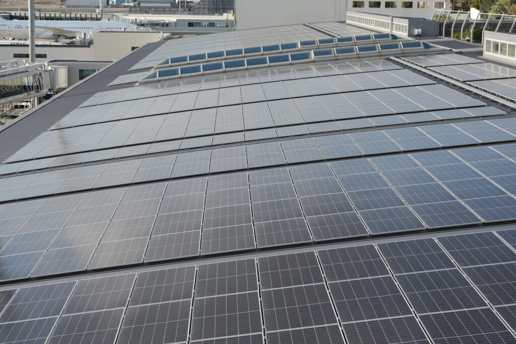 屋根上太陽光発電で補助金を受け取る際の注意点を解説した見出し画像