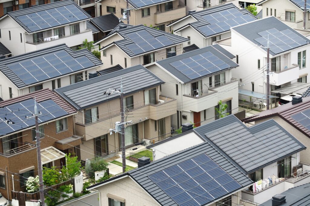 太陽光発電をしている多くの住宅